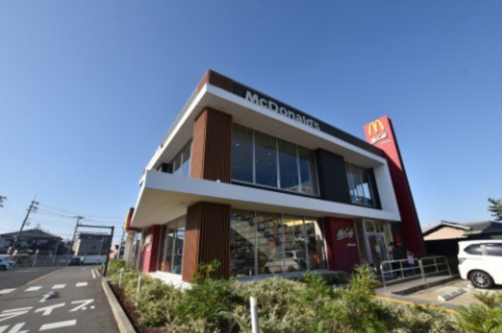 飲食店　マクドナルド 泉大津松之浜店（飲食店）まで583m