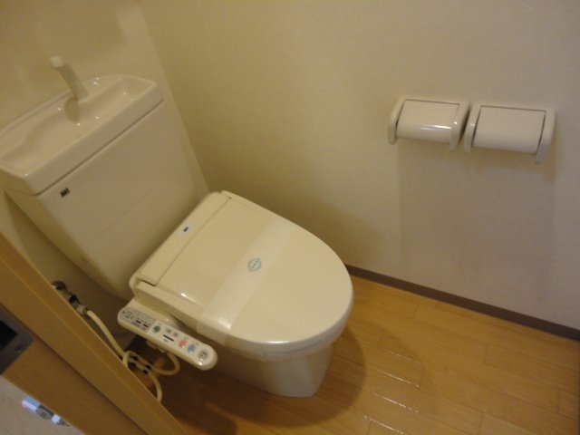 トイレ　シャワー付トイレ