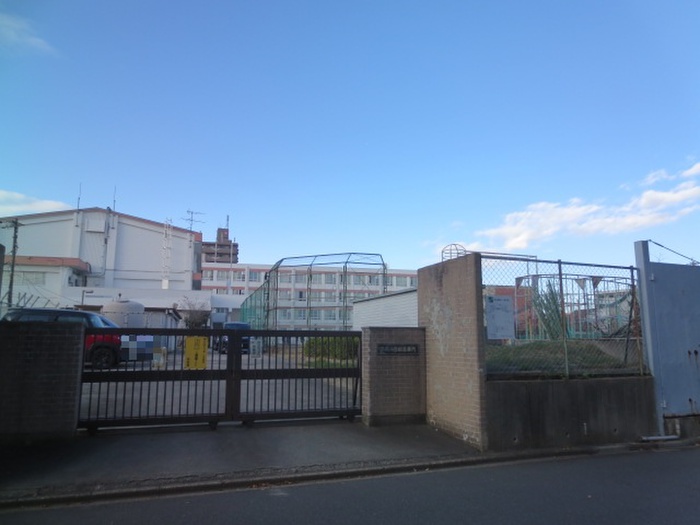 小学校　名古屋市立港西小学校（小学校）まで1180m