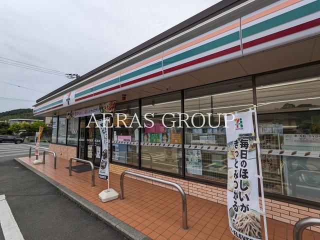 コンビニ　セブン-イレブン 横浜栄上郷町店（コンビニ）まで309m