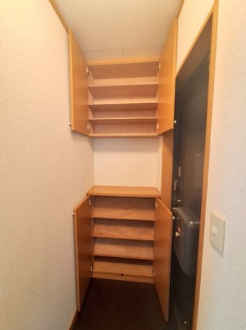 玄関　※同物件反転タイプ