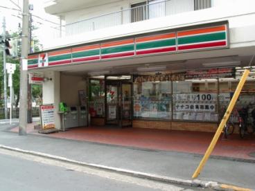 コンビニ　セブンイレブン 東大阪足代新町店（コンビニ）まで495m