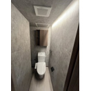 トイレ　落ち着いた色調のトイレです