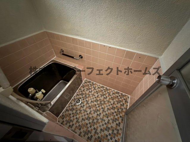 バス・シャワールーム　落ち着いた空間のお風呂です