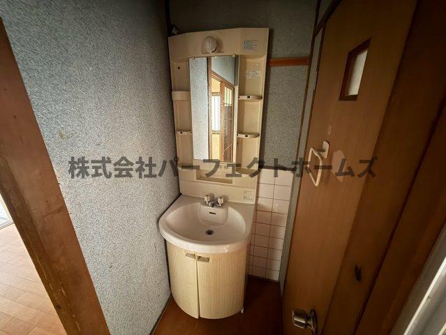 洗面設備　独立洗面化粧台付き