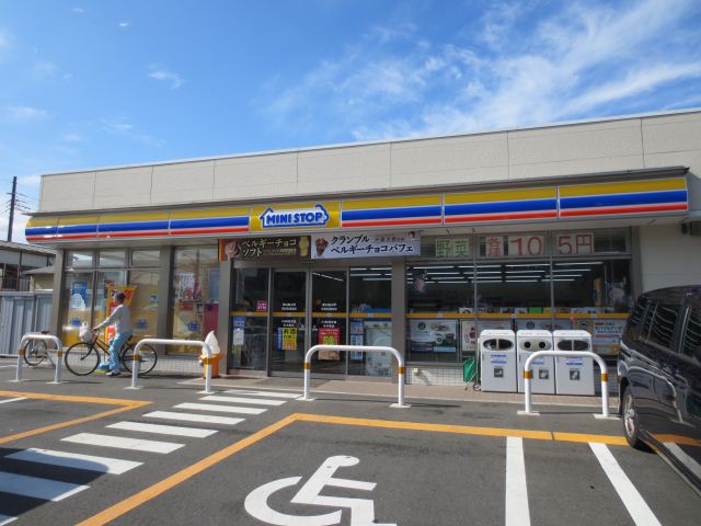 コンビニ　ミニストップ（コンビニ）まで2200m