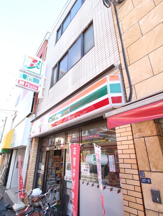 コンビニ　セブンイレブン中十条三丁目（コンビニ）まで240m