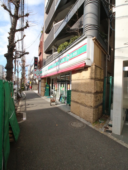 コンビニ　ローソンストア１００十条仲原（コンビニ）まで270m