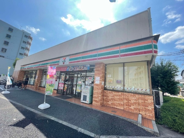 コンビニ　セブンイレブン目黒環七柿の木坂店（コンビニ）まで61m