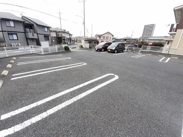 駐車場　駐車場に車を止められます