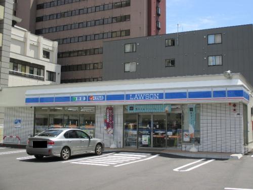 コンビニ　ローソン札幌豊平1条二丁目店（コンビニ）まで215m
