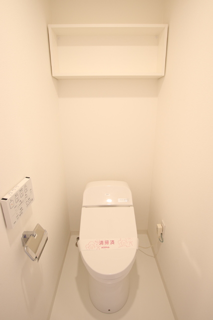 トイレ　☆温水洗浄機能付きトイレです☆