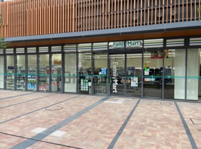 コンビニ　ファミリーマートHARUMI　FLAG店（コンビニ）まで574m