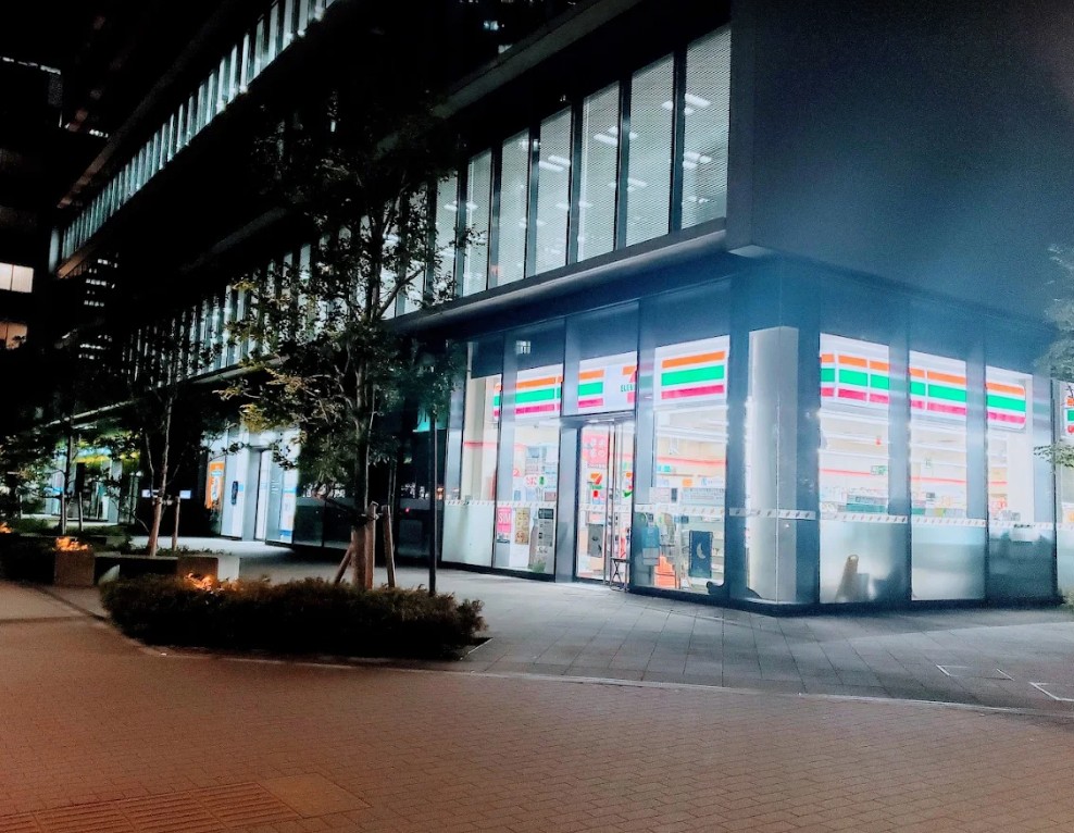 コンビニ　セブンイレブン晴海3丁目店（コンビニ）まで773m