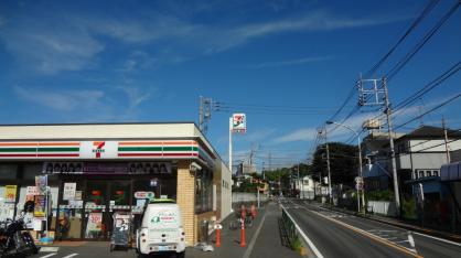 コンビニ　セブンイレブン八王子館町店（コンビニ）まで500m