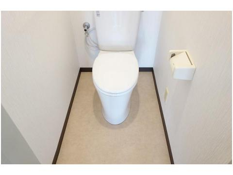 トイレ　写真は同マンション別部屋