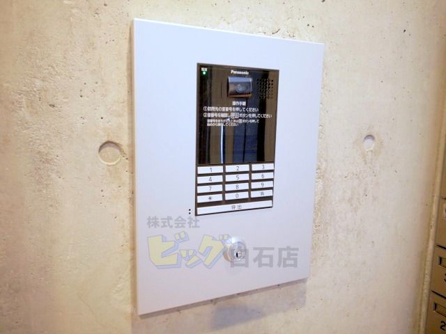 エントランス　人気のオートロック付きマンションです♪