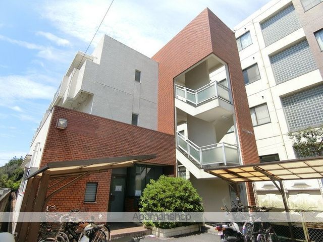 ラークマンションの外観写真