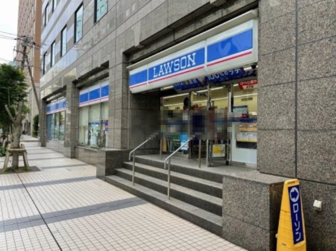 コンビニ　ローソン 横浜山下町店（コンビニ）まで371m
