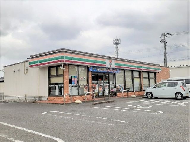 コンビニ　セブンイレブン　六仙寺店（コンビニ）まで290m