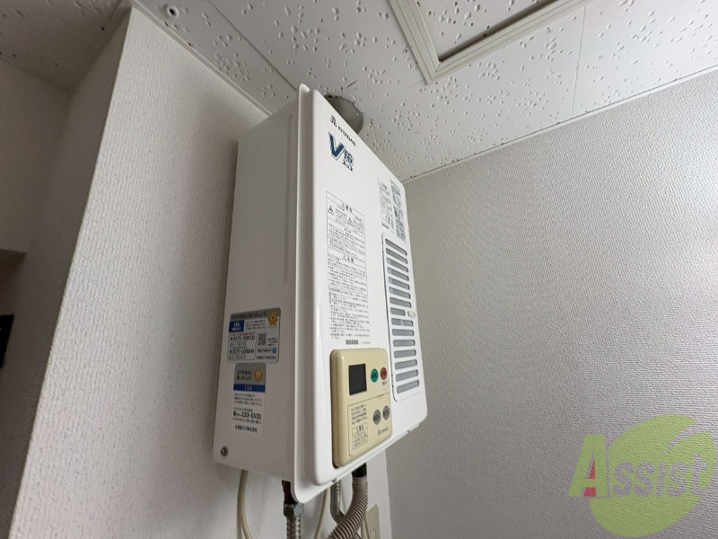 その他設備　給湯器は簡単操作で温度調整ができますよ。