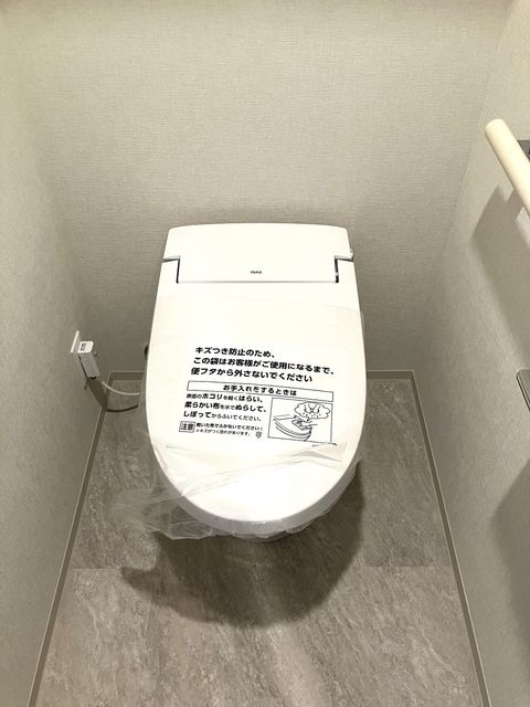 トイレ　※写真は同タイプ住戸です。