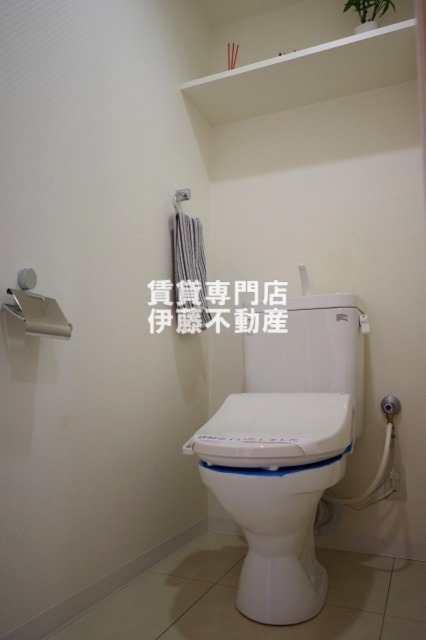 トイレ　温水洗浄暖房便座