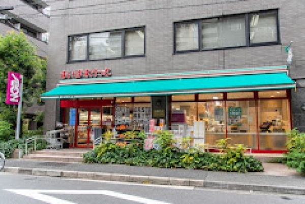 スーパー　まいばすけっと南麻布古川橋店（スーパー）まで73m