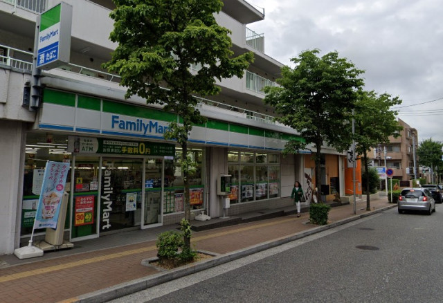 コンビニ　ファミリーマート　市ヶ尾駅北口店（コンビニ）まで650m