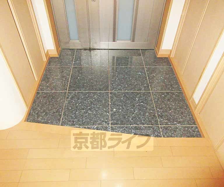 玄関　広くてオシャレ！