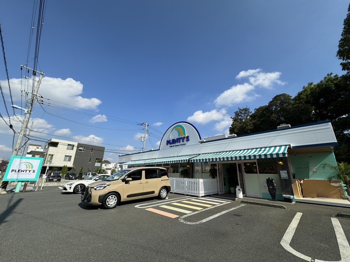 飲食店　プレンティーズ ミルク&チーズ ファクトリー（飲食店）まで447m