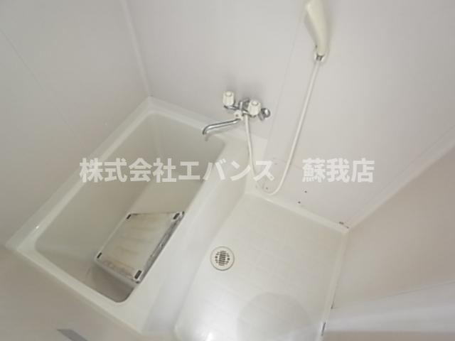 バス・シャワールーム　落ち着いた空間のお風呂です