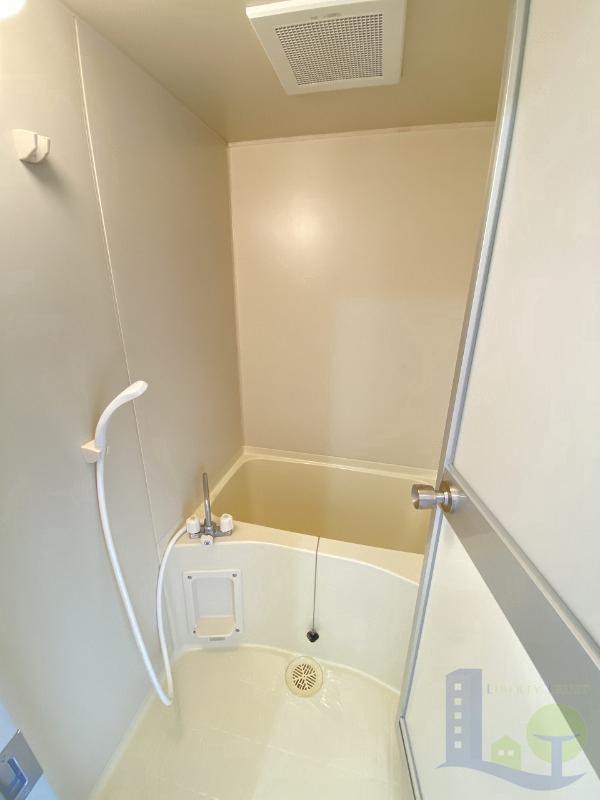 バス・シャワールーム　別部屋の参考写真