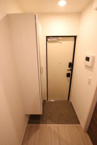 玄関　同一施工会社同一仕様写真