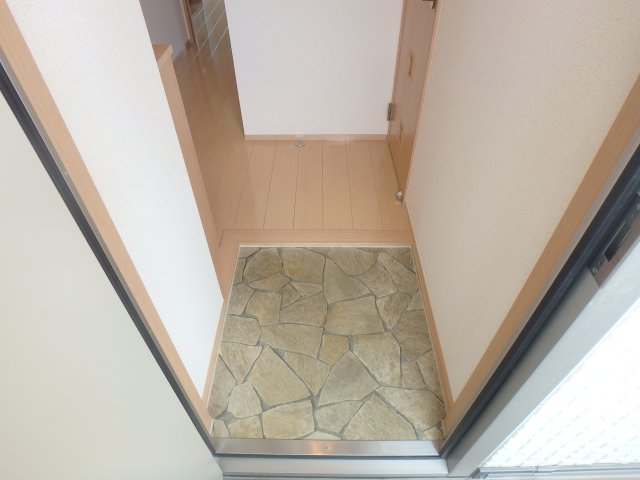 アーバンハイツ段上の玄関写真
