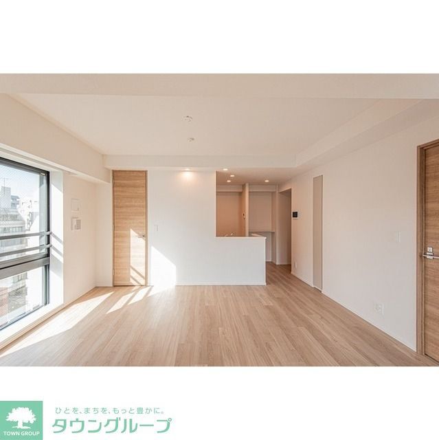 ミリアレジデンス蔵前の居間写真