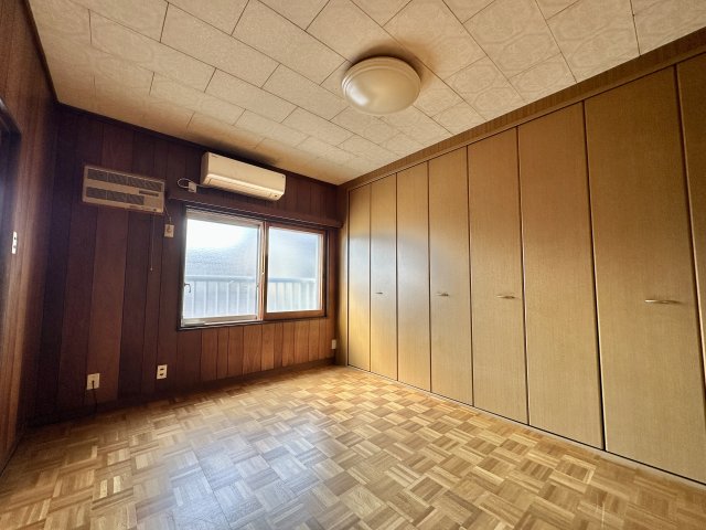 宝塚市山本野里1丁目貸家の居間写真