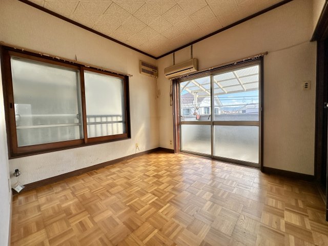 宝塚市山本野里1丁目貸家の居間写真