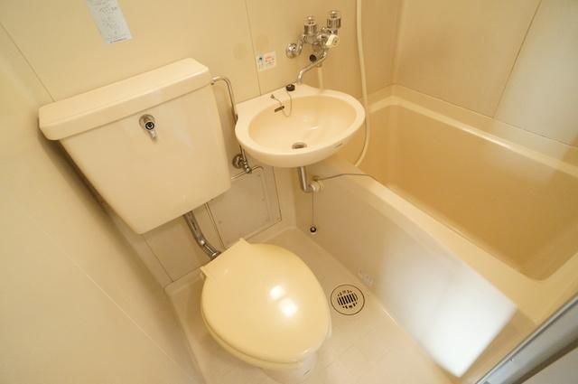 トイレ　清潔感ある洋式トイレです☆丸洗い可能でお掃除も楽々！！