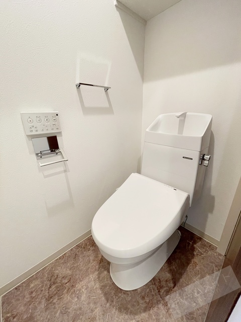 トイレ　同施工会社の同仕様写真です。