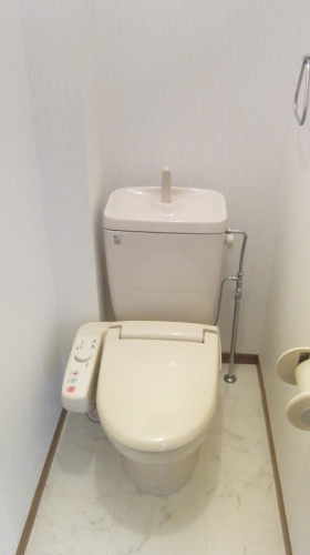 トイレ　別部屋参考画像。現況優先です。