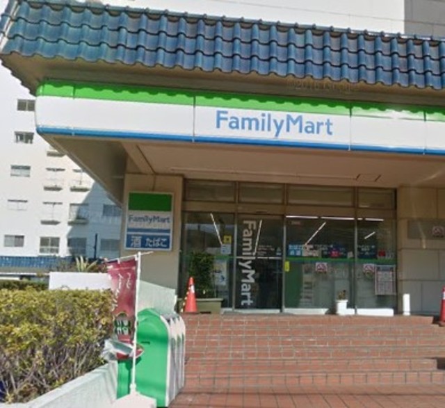 コンビニ　ファミリーマート新宿下落合一丁目店（コンビニ）まで354m
