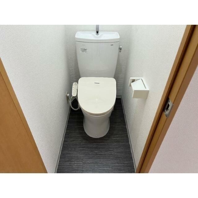 トイレ　※同仕様写真含む