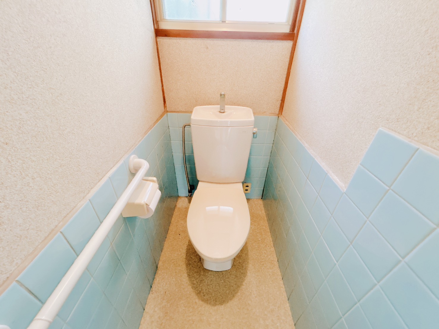 ＪＲ阪和線 久米田駅 徒歩20分 2階建 築51年のトイレ写真