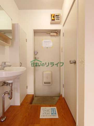 玄関　リライフ下北沢店