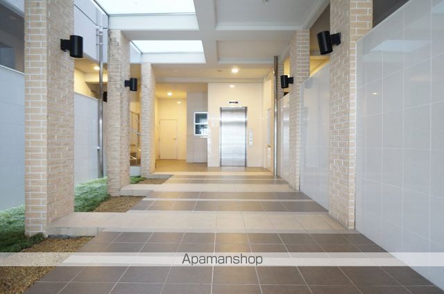 地下鉄七隈線 渡辺通駅 徒歩4分 9階建 築19年の外観写真