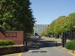 図書館　札幌大学図書館（図書館）まで690m