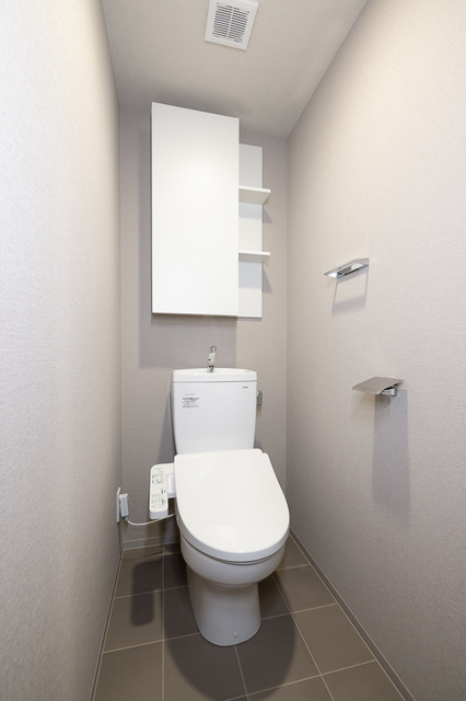 トイレ　※写真は同タイプ住戸です。