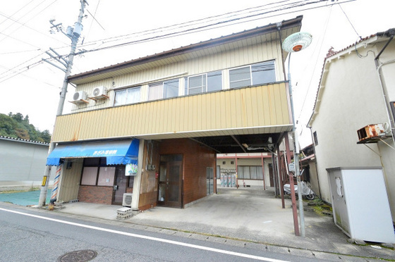 三上AEアパート B棟の外観写真