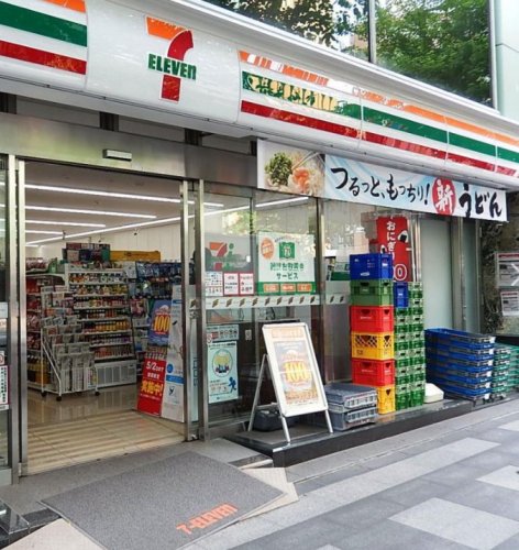 コンビニ　セブンイレブン 九段南3丁目店（コンビニ）まで427m